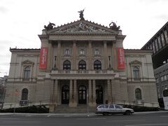 プラハのオペラ座。