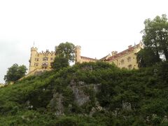 ホーエンシュバンガウ城
のちに「狂王」のあだ名を持つルードヴィヒ2世が少年時代を過ごした城。