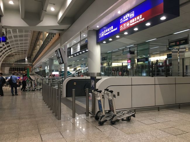 ぐっすり寝て香港へ到着！<br />香港はたしか1５年振りくらいの訪問です。