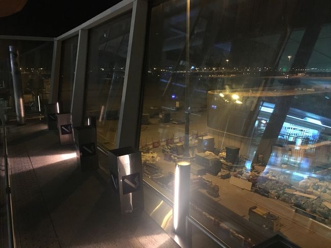 喫煙所はオープンエアになっていて、なかなかいい雰囲気です！