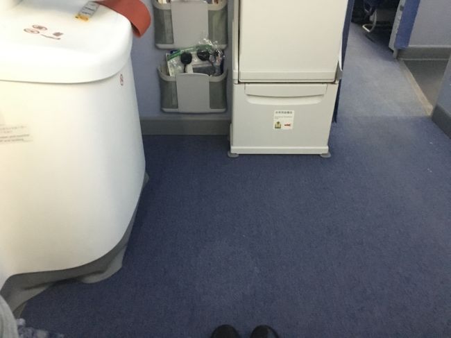香港からはANAの機材！！<br />本当に久しぶりの日系キャリア！！！<br />やっぱりサービスが違いすぎます(^^♪<br />エコノミーでしたが非常口席ゲット！！<br />足元広々で快適でした！！！