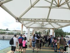 11:15  竹富島に到着。すぐに本日宿泊するホテルの人が迎えに来てくれていました。