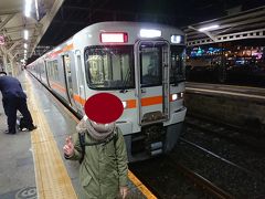  米原駅で乗りかえて大垣駅に到着しました。