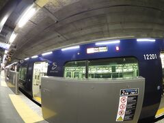 17分乗ってようやっと次の駅。

羽沢横浜国大に到着。ここで降ります。せっかくの新駅なので見学して行きましょう。