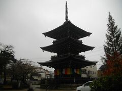 陣屋あたりは何度も行ったことがあるが、今回は寺町を歩いてみる。道からも飛騨国分寺の三重の塔が良く見える。