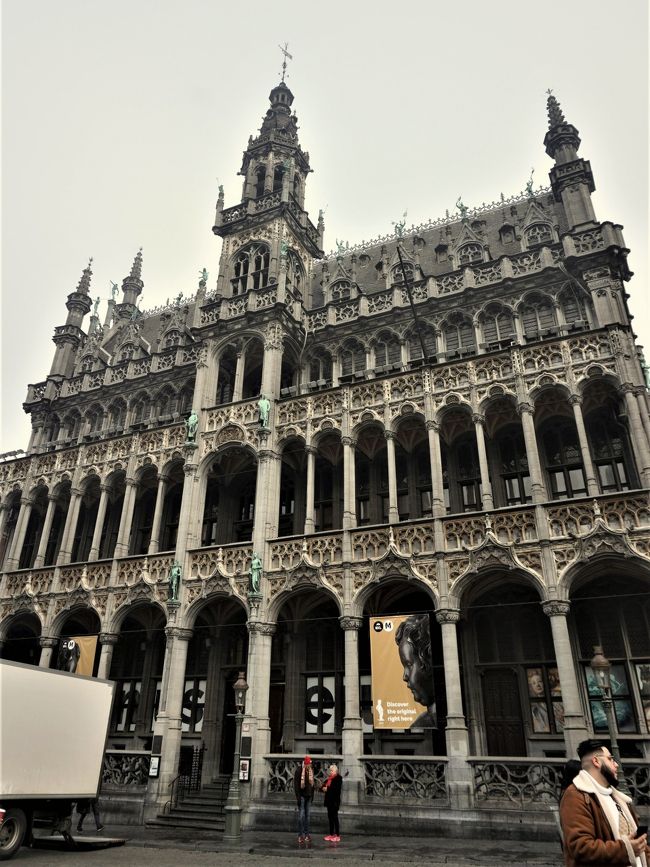 この建物は”王の家”。実際に王様が住んだことはないのだそうです。<br />1895に再建された建物で、現在は市立博物館として使われています。