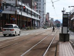 富山は路面電車が通っているのでした
島川あめ店　西町駅から路面電車　富山市内軌道線　大学前駅　行きにて
富山トヨペット本社前にて下車　そのあと徒歩