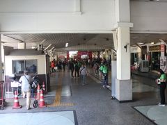 少し地下道を歩くとファランポーン駅 (国鉄 )、バンコク駅です。