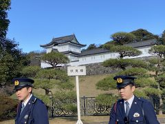 二重橋から見る伏見櫓