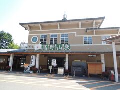 早朝にホテルを出てカフェオレを呑みつつ道の駅などに寄り道しながら高野山駅に到着。