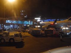 で、パナマシティの空港(PTY)に20時前には到着しました．
この空港は1年ちょいぶりです!
