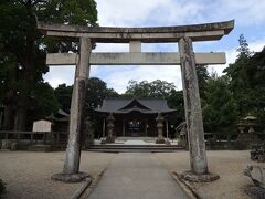 城内に松江神社がありました。
松江の有志により初代松江藩主の松平直政、徳川家康、松江藩中興の松平治郷、松江開府の祖・堀尾吉晴を祀った神社なんだそうです。
