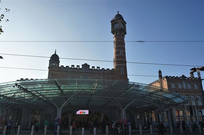 ゲントの駅舎、面白い形だね。