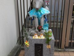 せっかく羽田まで来たのだから空港詣でも忘れません。
穴守稲荷駅のコンちゃん。お正月はおめかしですね。