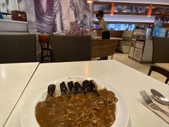 昼飯を食べてなかったので、アソークターミナル２１のココイチでカレーを食す。