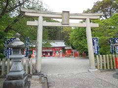 阿須賀神社に到着。
室町幕府の将軍である足利義満が神社の造替に際して奉納した工芸品類の７０点余りが国宝となっており、想定していた以上に由緒ある神社でした。