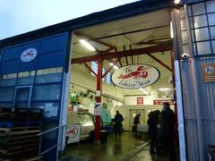「The Lobster Man」は名前通りにロブスターを扱う水産店。グランビルアイランドに来た目的の店です。