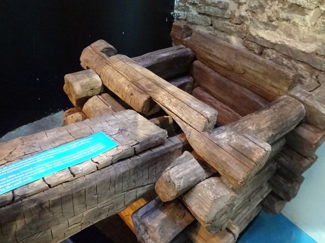 ちょっと大掛かりな道具。<br />時々水音が聞こえます。