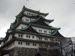 名古屋城の天守閣には入れないのでメインは本丸御殿です。名古屋城は中学生以来。復元された本丸御殿を見にきました。列は30分程でした。