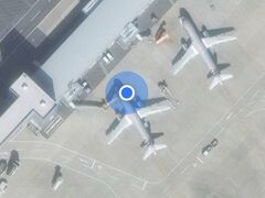 成田空港第三ターミナルからジェットスターで福岡空港に向けて出発です。
搭乗して機内モードに切り替える直前に位置情報を確認すると、MAPでも飛行機に乗っているように見えました。