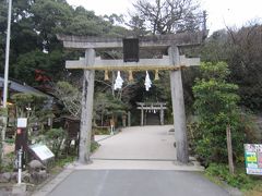 玉作湯神社に到着しました。当たり前ですが、人がいません。