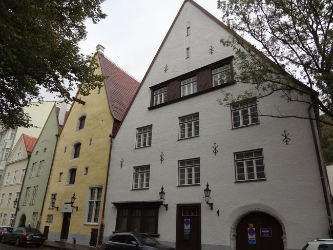 Lai通りの三人兄弟。<br />リガの三人兄弟より三人とも太めに見えます。