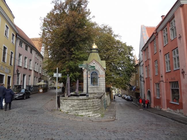 Pikk通りとOlevinmagi通りの合流点。<br />こういう三叉路が旧市街の中にたくさんありました。