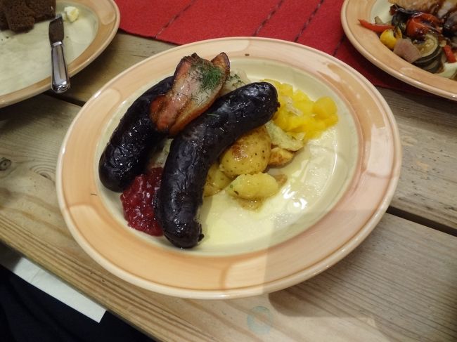 血のソーセージ。<br />せっかくなので郷土料理も頼んでみました。