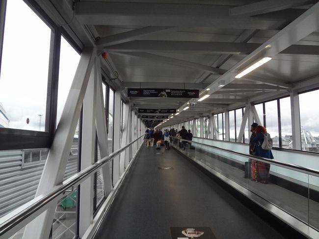 なんだか空港みたい。