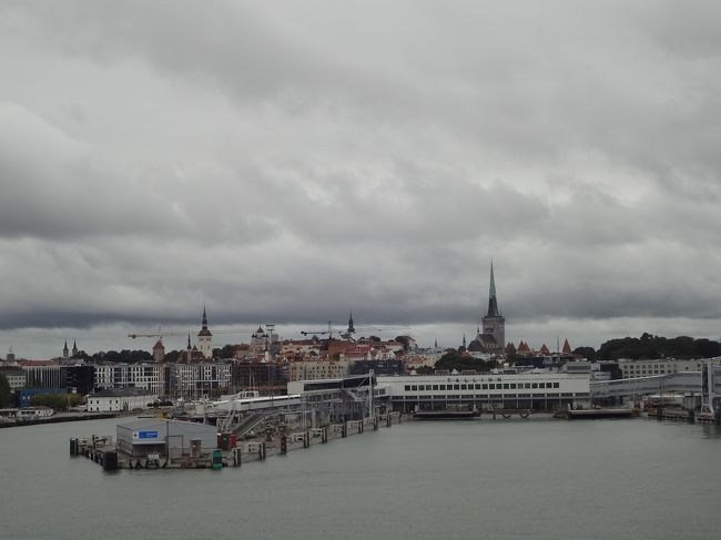 出航すると旧市街の高い建物まで見えて眺めは最高でした。