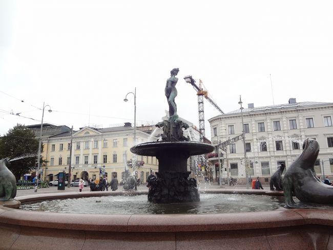 アマンダの像。