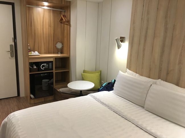 今日のお宿は台北駅近くのホテルリラックスⅡ<br />ここ、夏も泊まったホテルなので迷うことなくたどり着きました～<br />さぁもう19時です！ご飯食べに行くよ～～