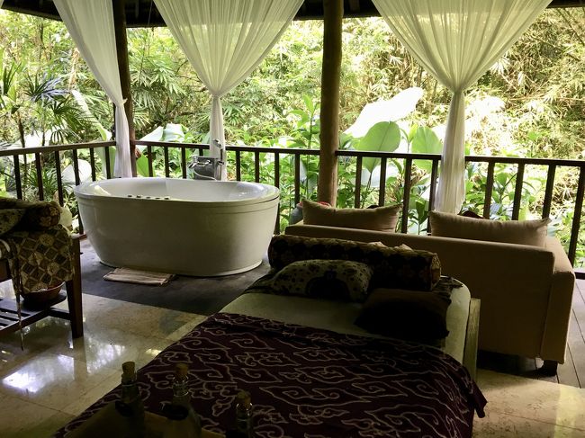 川のせせらぎを聞きながらのマッサージなんて贅沢～～