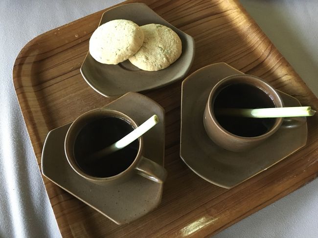 施術後のお茶とお菓子