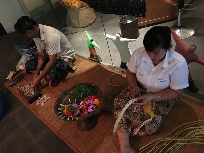 そして時間になったのでアフタヌーンティーへ