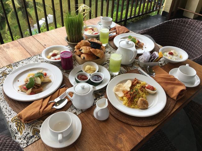 ☆8日目☆<br />最後の朝食も美味しくいただきました！<br />ガラディナーは置いといて、笑<br />コマネカアットビスマ とっても素敵なホテルでした～☆