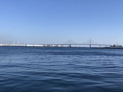 横浜・みなとみらい「臨港パーク」から撮影した
横浜ベイブリッジ＆鶴見つばさ橋の写真。