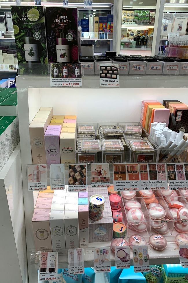 ホテルのすぐ近くにあるbaviphat<br />コスメが激安です<br />お隣にLALA MARTもあるのでお土産を買うのに便利でした