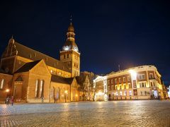 大聖堂の前の広場。