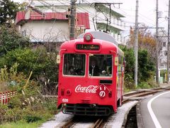 朝倉駅前を出ると、伊野駅前までは専用軌道という、路面電車専用に敷かれたレールを走っていきます。土讃線が並走していますが、細かく停留所が設定されていることもあって、なかなかの利用率です。