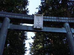 大鳥居には「富士山」の名が刻まれています。