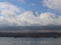 雲がモクモク。
山頂だけ見えました。
