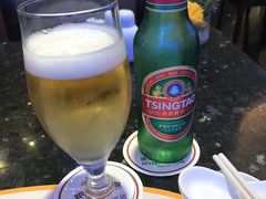 まずは青島ビールで乾杯。