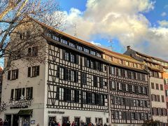 プティット フランス　ノートルダム近辺よりプティット フランス周辺は大混雑でした。