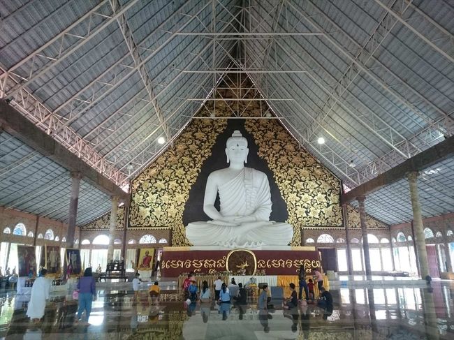 ワット パー フアイ ラー(Wat Pa Huay Lad)