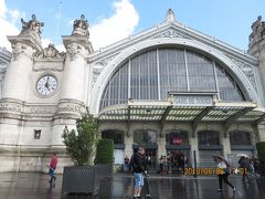 「トゥール駅」直近のホテルに戻ってきました。
明日はようやくパリ到着。
40年ぶりの思い出のホテルが楽しみだなぁ＾＾
と、
この日までは思っていたのですが‥