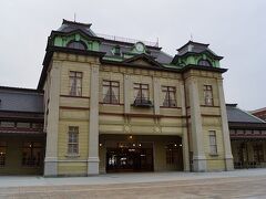 門司港駅
昔の九州の玄関口。古い建物が未だに健在。