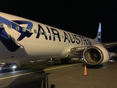 20:50 サン・ドニ空港到着
レユニオンは現在ビザ不要
滞在日数と次の目的地を確認されたのみで、即入国手続き完了しました。