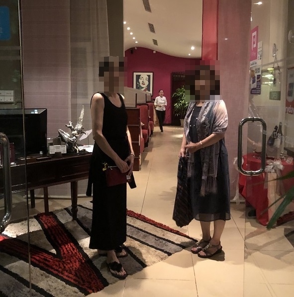 ちょっとおしゃれにキメています！<br /><br />雨季だからか？店内には私たちだけ<br /><br />シェムリアップにいることを忘れてしまいそうな素敵なインテリアです<br />