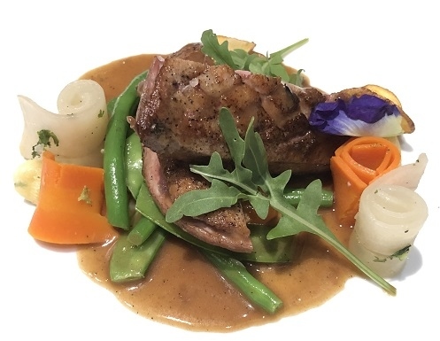 カモのロースト<br /><br />ソースにパンチが足りなかったかな～<br />